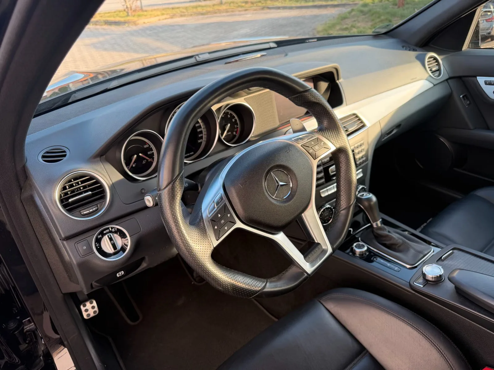 2012 Mercedes-AMG C 63, 27/30