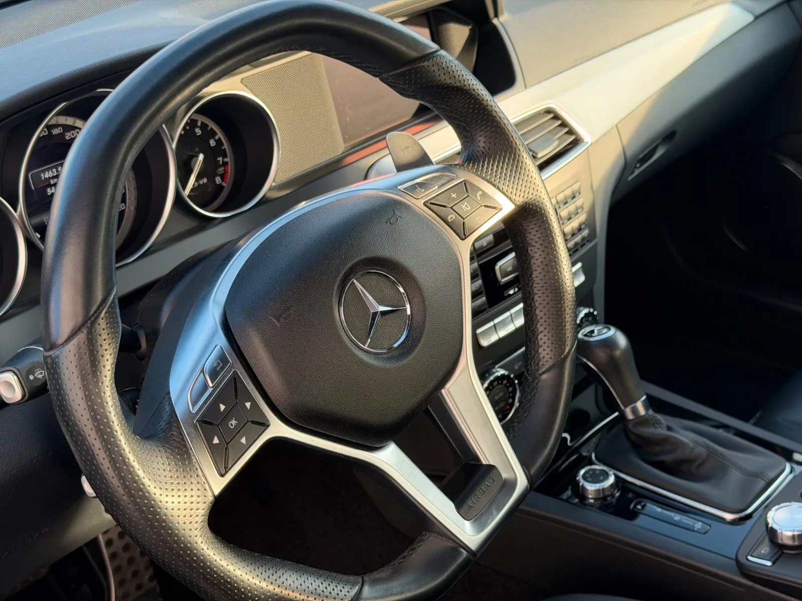 2012 Mercedes-AMG C 63, 29/30