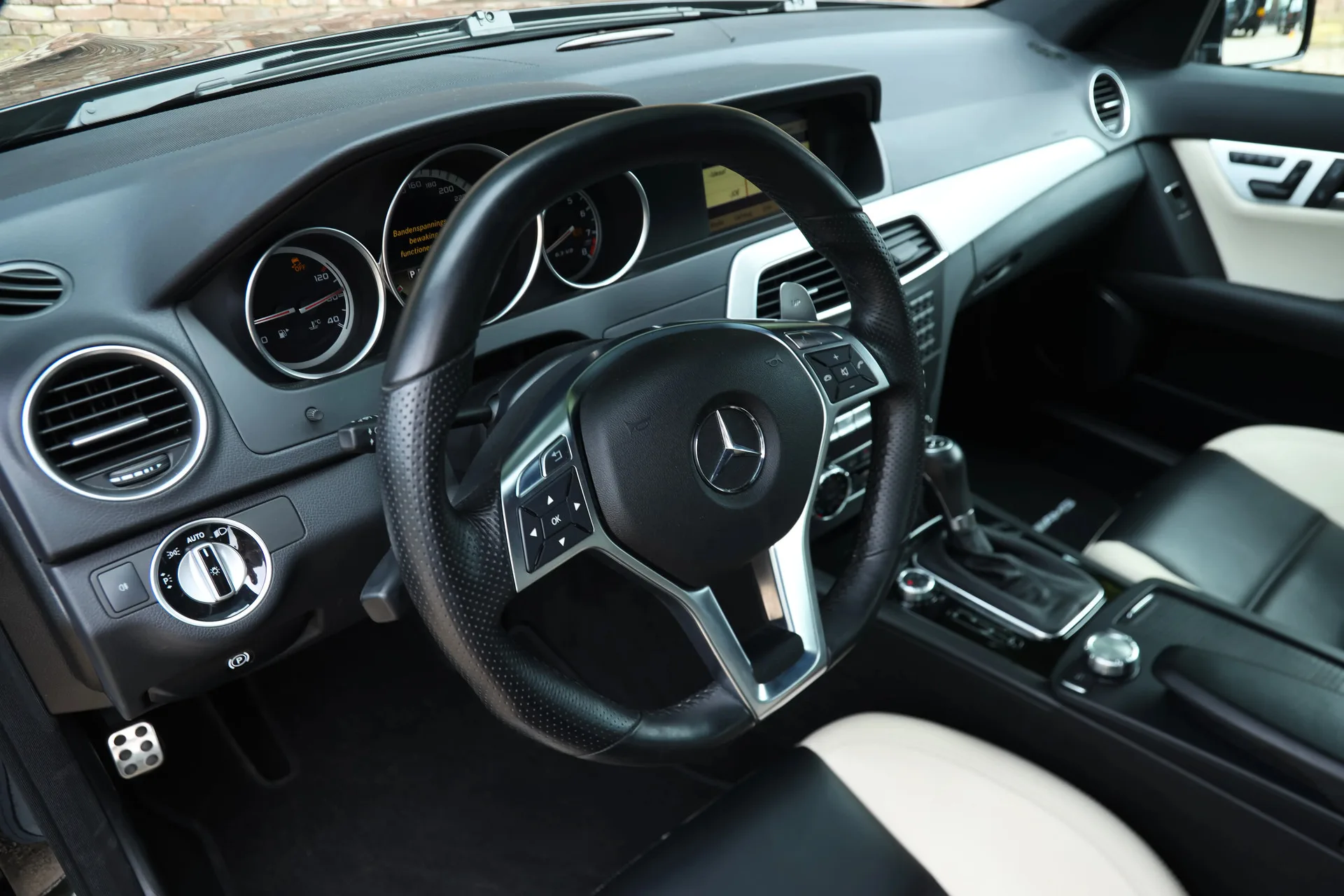 2012 Mercedes-AMG C 63, 27/30