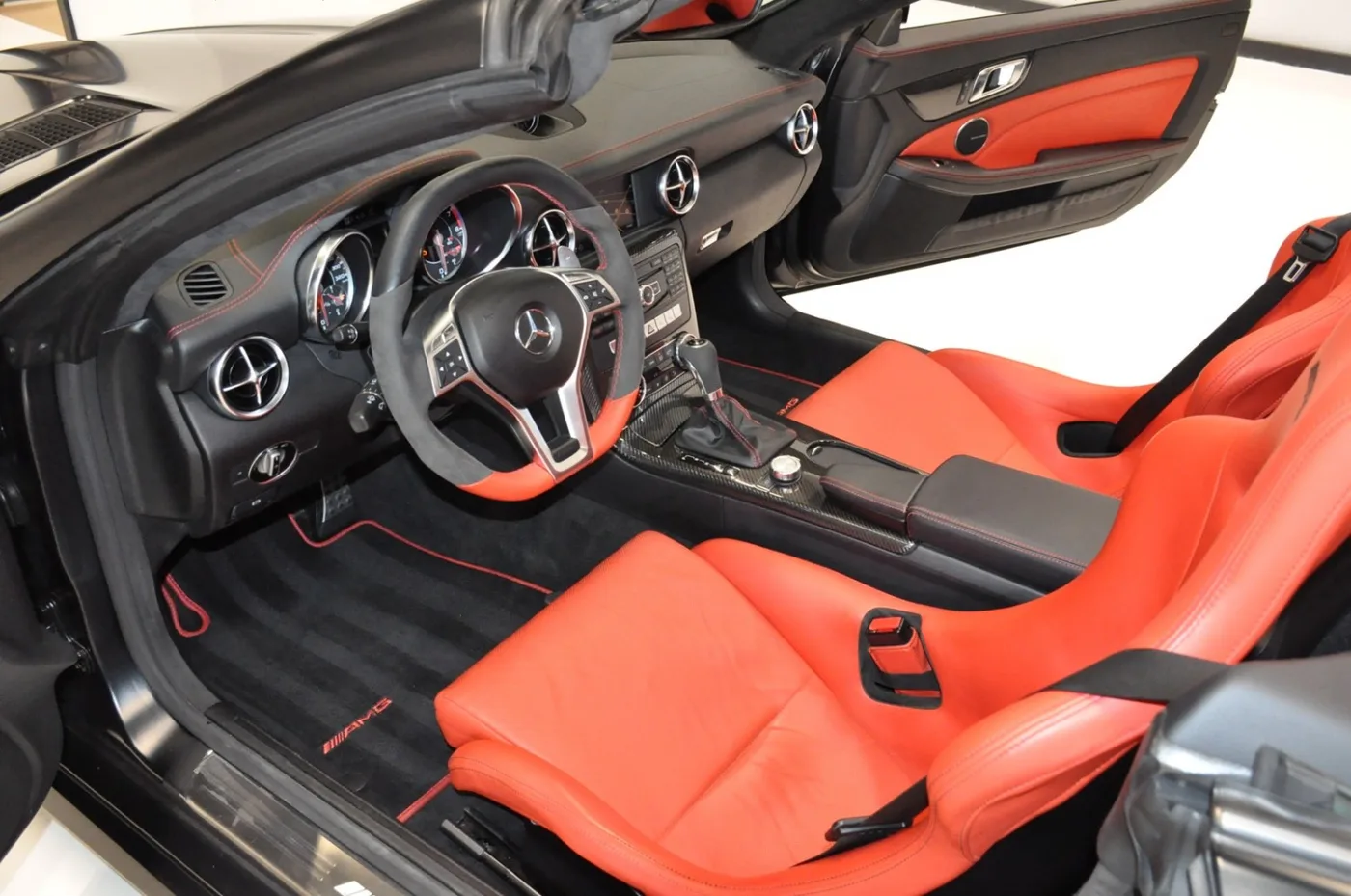 2012 Mercedes-AMG SLK 55 Performance Studio angeboten von einem Oldtimerhändler in Alkmaar, Niederlande, Foto 2 von 15