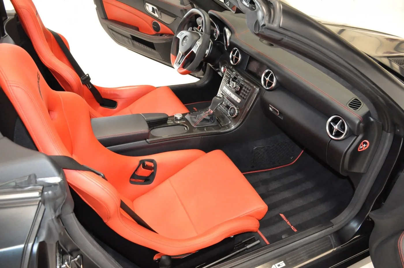 2012 Mercedes-AMG SLK 55 Performance Studio angeboten von einem Oldtimerhändler in Alkmaar, Niederlande, Foto 4 von 15