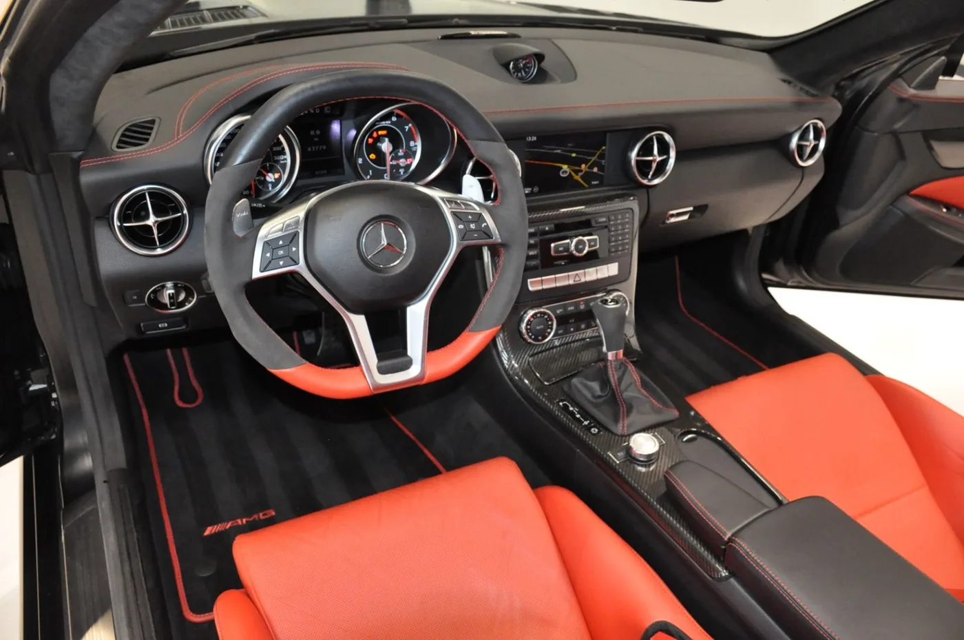 2012 Mercedes-AMG SLK 55 Performance Studio angeboten von einem Oldtimerhändler in Alkmaar, Niederlande, Foto 6 von 15