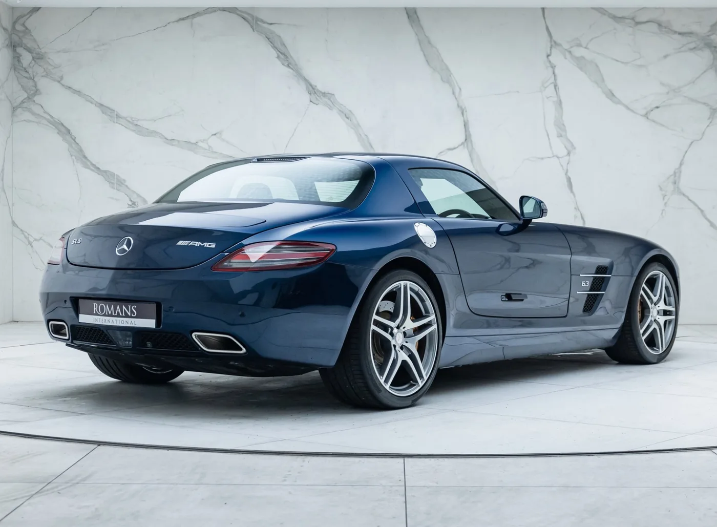 2012 Mercedes-AMG SLS proposée par un concessionnaire spécialisé à Banstead, Royaume-Uni, photo 3 sur 25