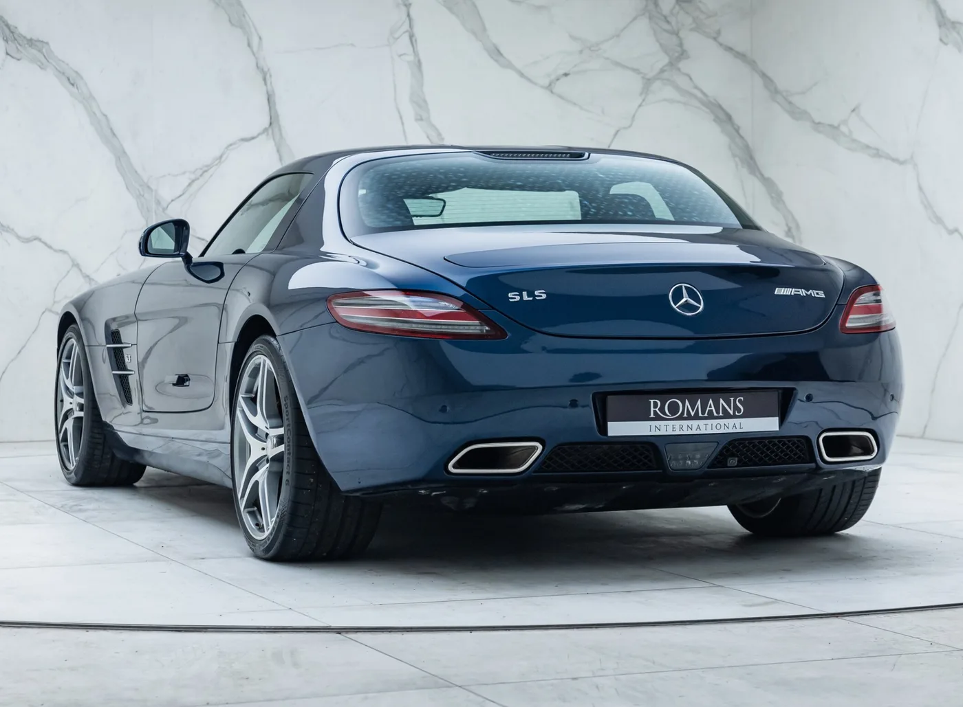 2012 Mercedes-AMG SLS proposée par un concessionnaire spécialisé à Banstead, Royaume-Uni, photo 12 sur 25