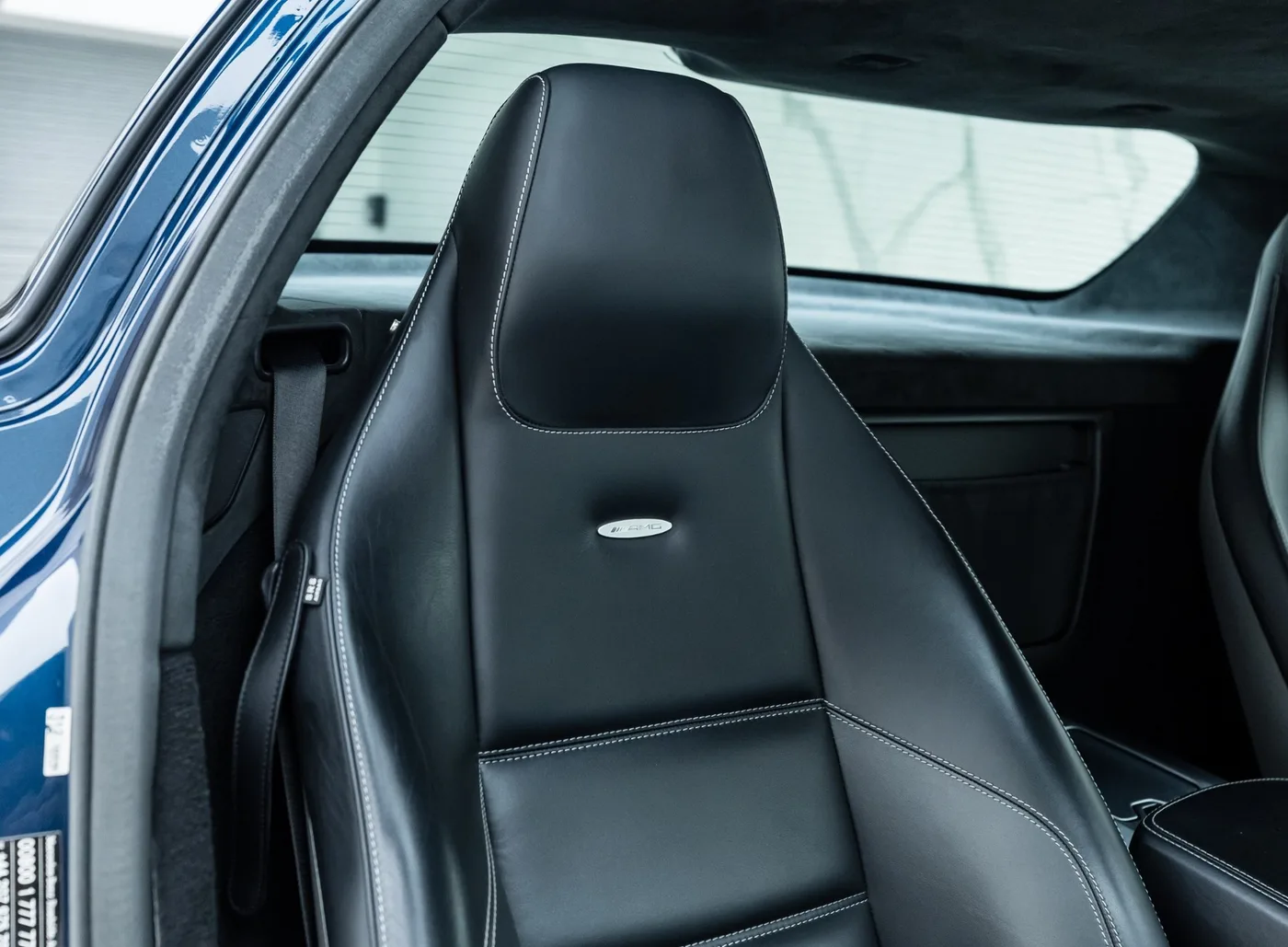 2012 Mercedes-AMG SLS proposée par un concessionnaire spécialisé à Banstead, Royaume-Uni, photo 18 sur 25