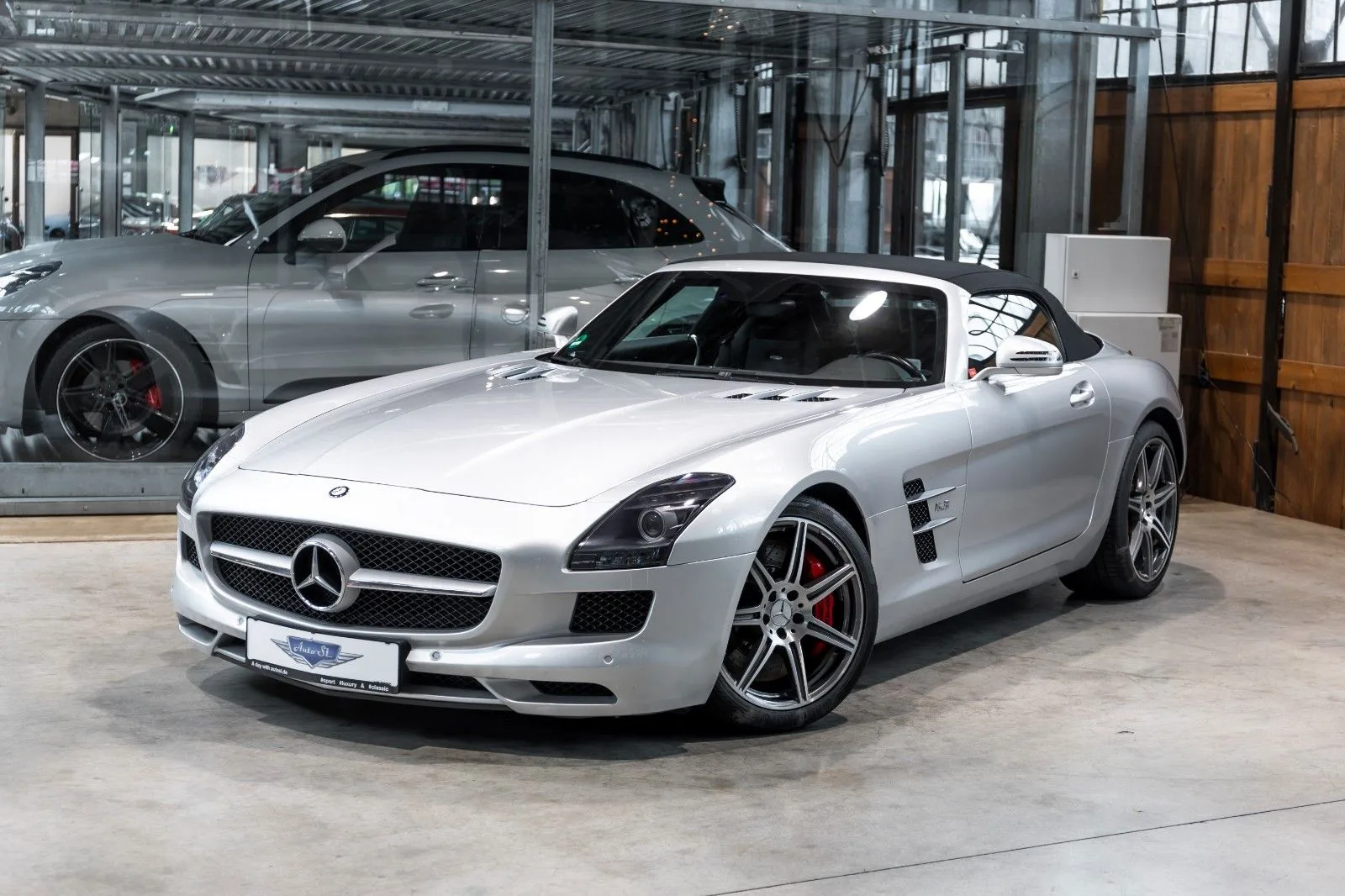 2012 Mercedes-AMG SLS Roadster offered by a specialist dealer in Neuss, Germany, main photo