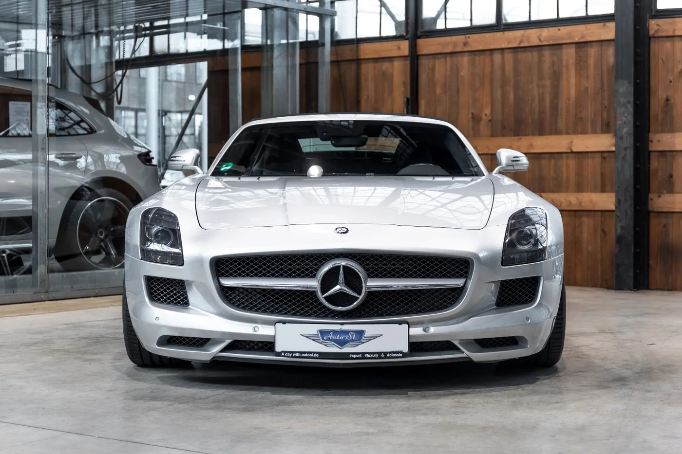 2012 Mercedes-AMG SLS Roadster angeboten von einem Fachhändler in Neuss, Deutschland, Foto 3 von 10