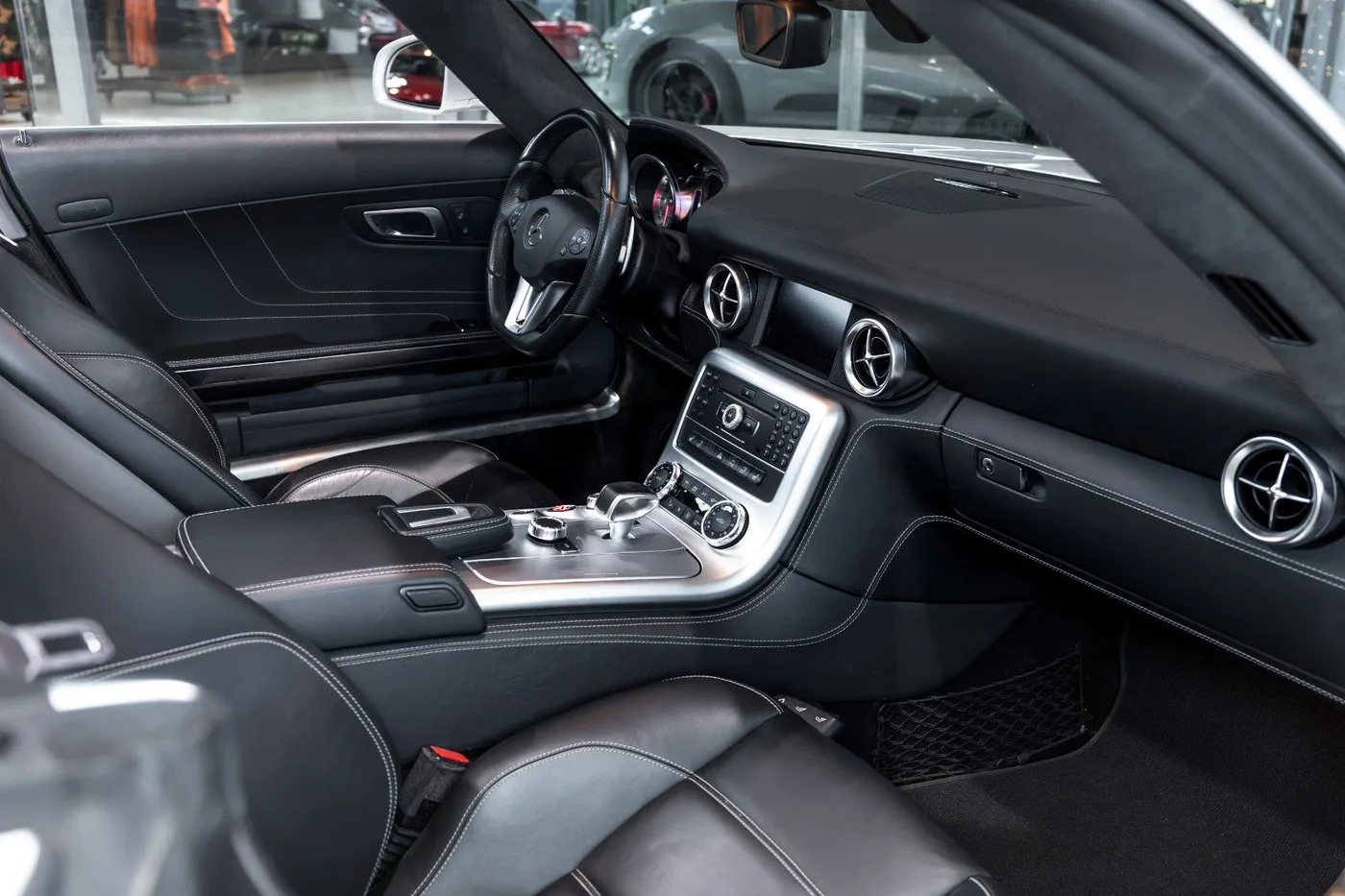 2012 Mercedes-AMG SLS Roadster angeboten von einem Fachhändler in Neuss, Deutschland, Foto 9 von 10