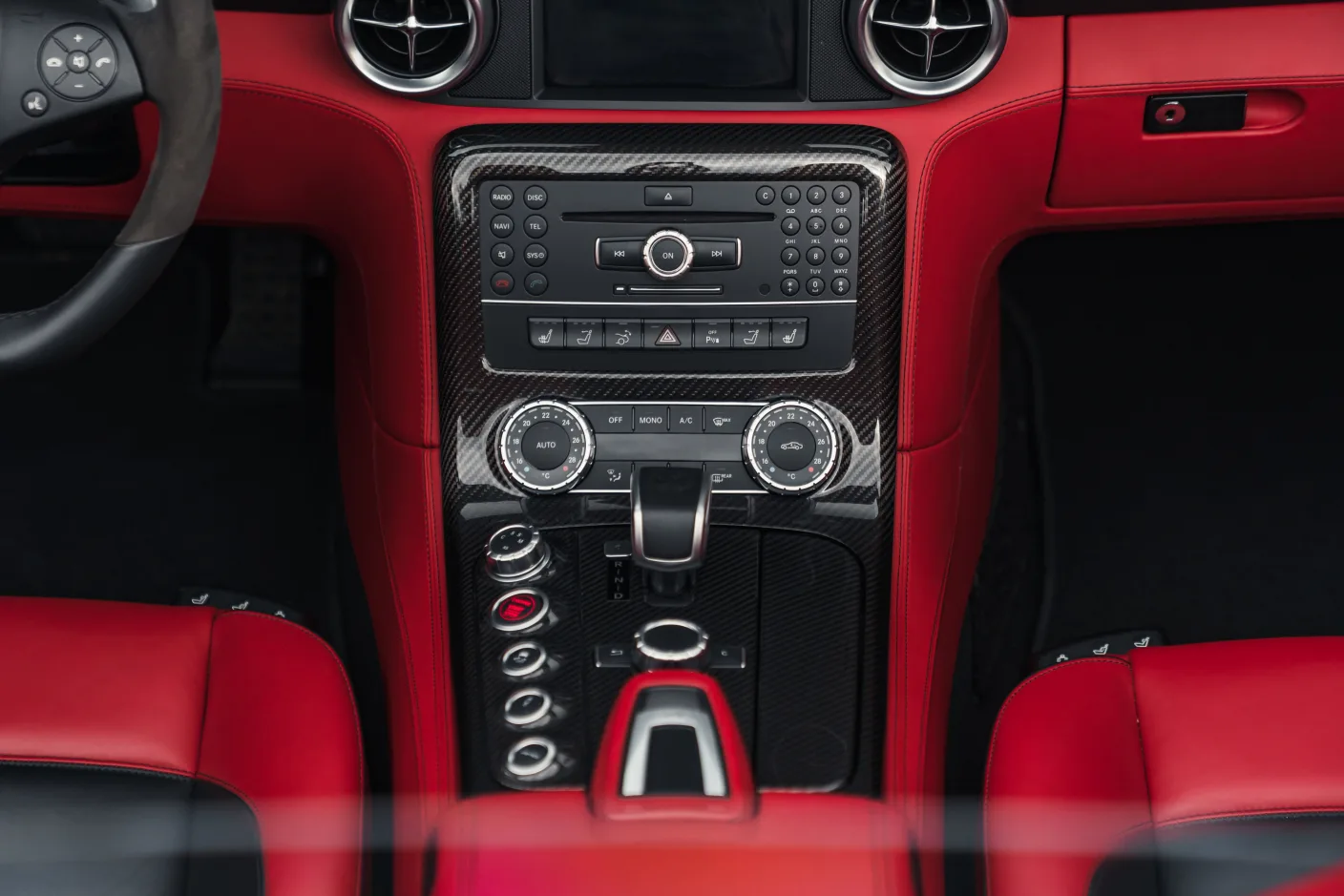 2012 Mercedes-AMG SLS Roadster, 19/30