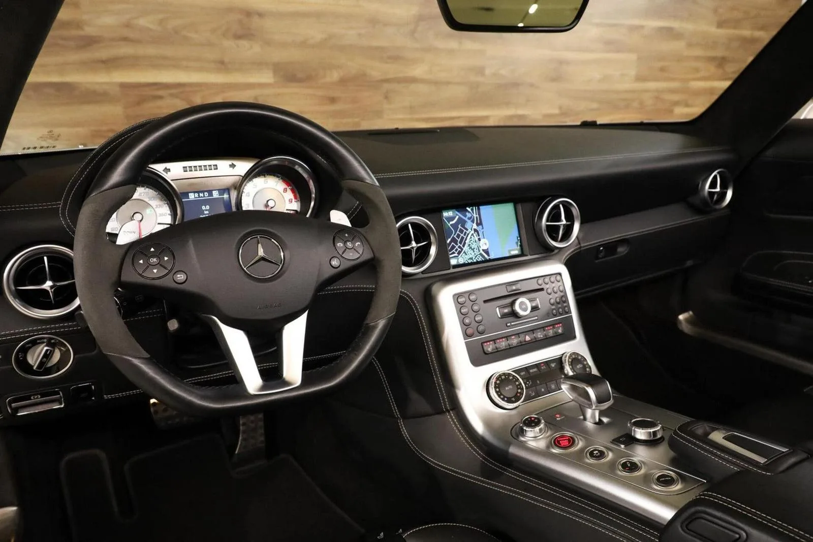2012 Mercedes-AMG SLS Roadster, 3/30