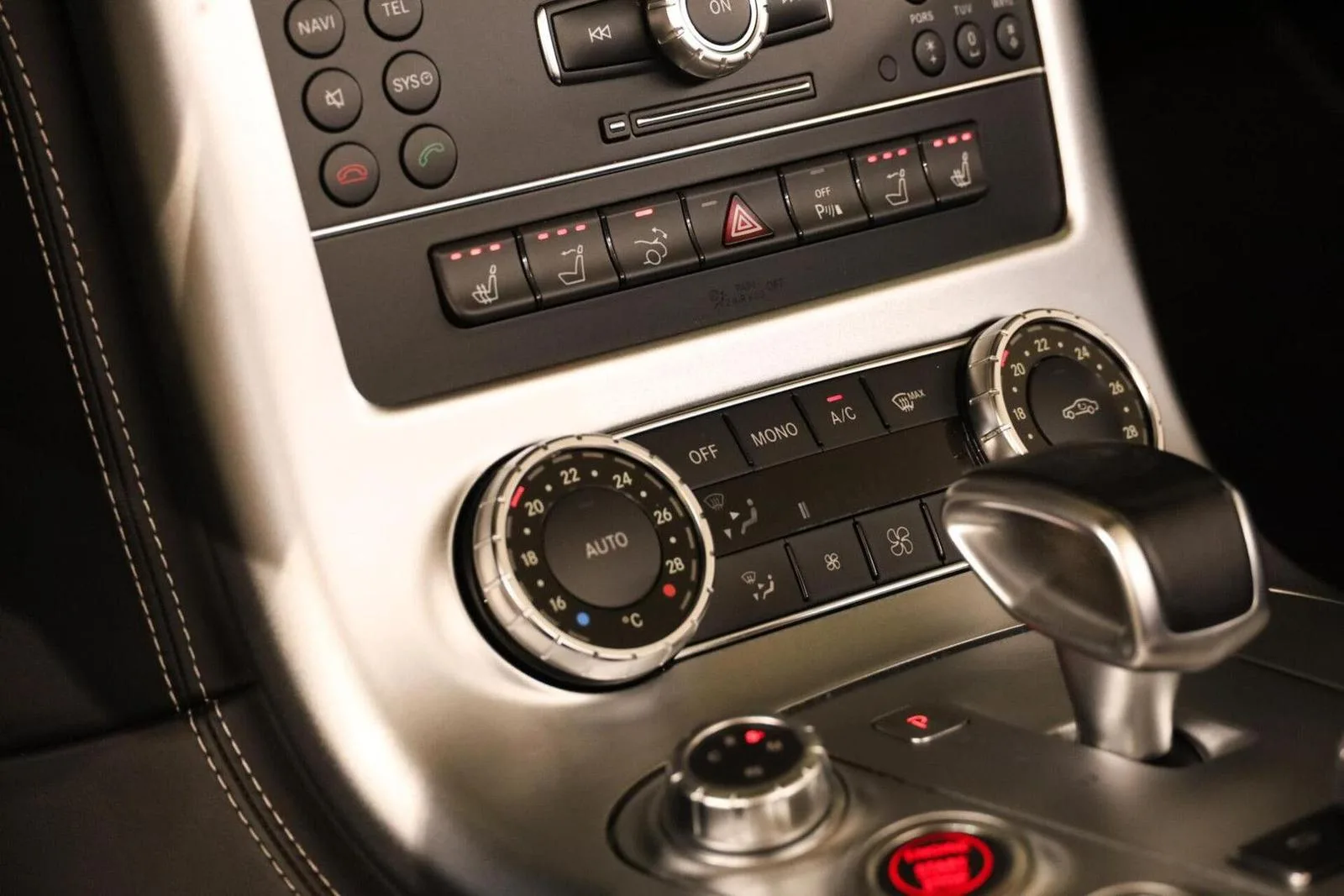 2012 Mercedes-AMG SLS Roadster, 26/30
