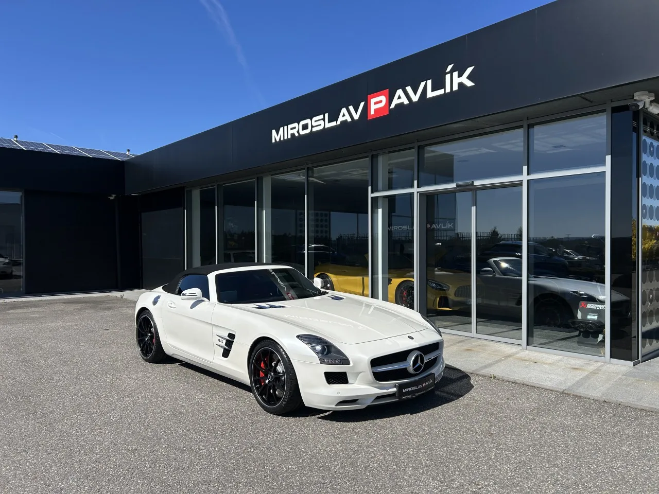 2012 Mercedes-AMG SLS Roadster offered by a specialist dealer in Písek, Czechia, main photo