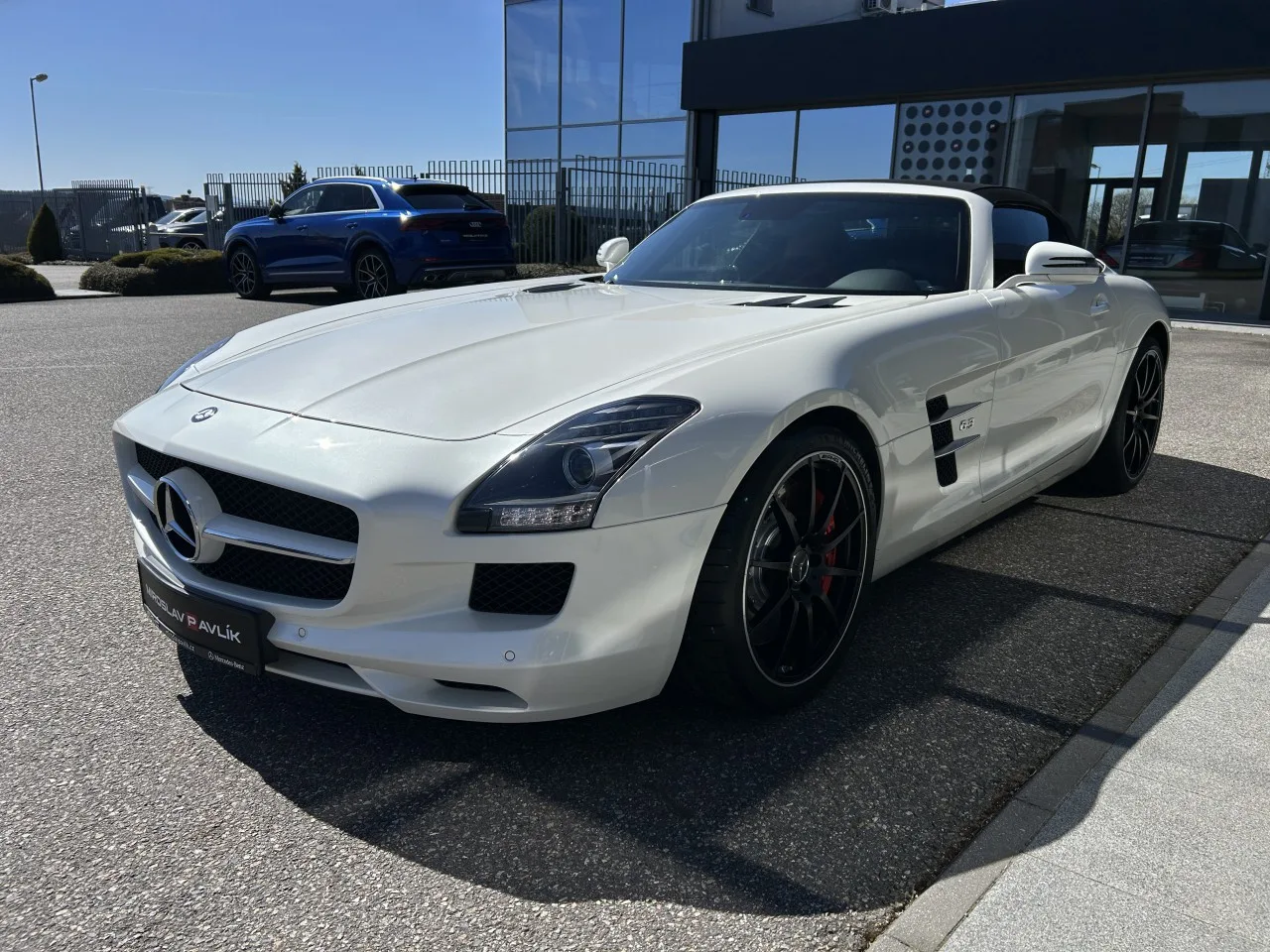 2012 Mercedes-AMG SLS Roadster offered by a specialist dealer in Písek, Czechia, photo 3 of 35