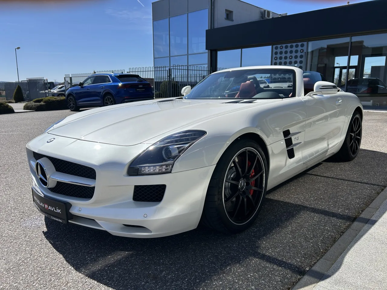 2012 Mercedes-AMG SLS Roadster offered by a specialist dealer in Písek, Czechia, photo 4 of 35