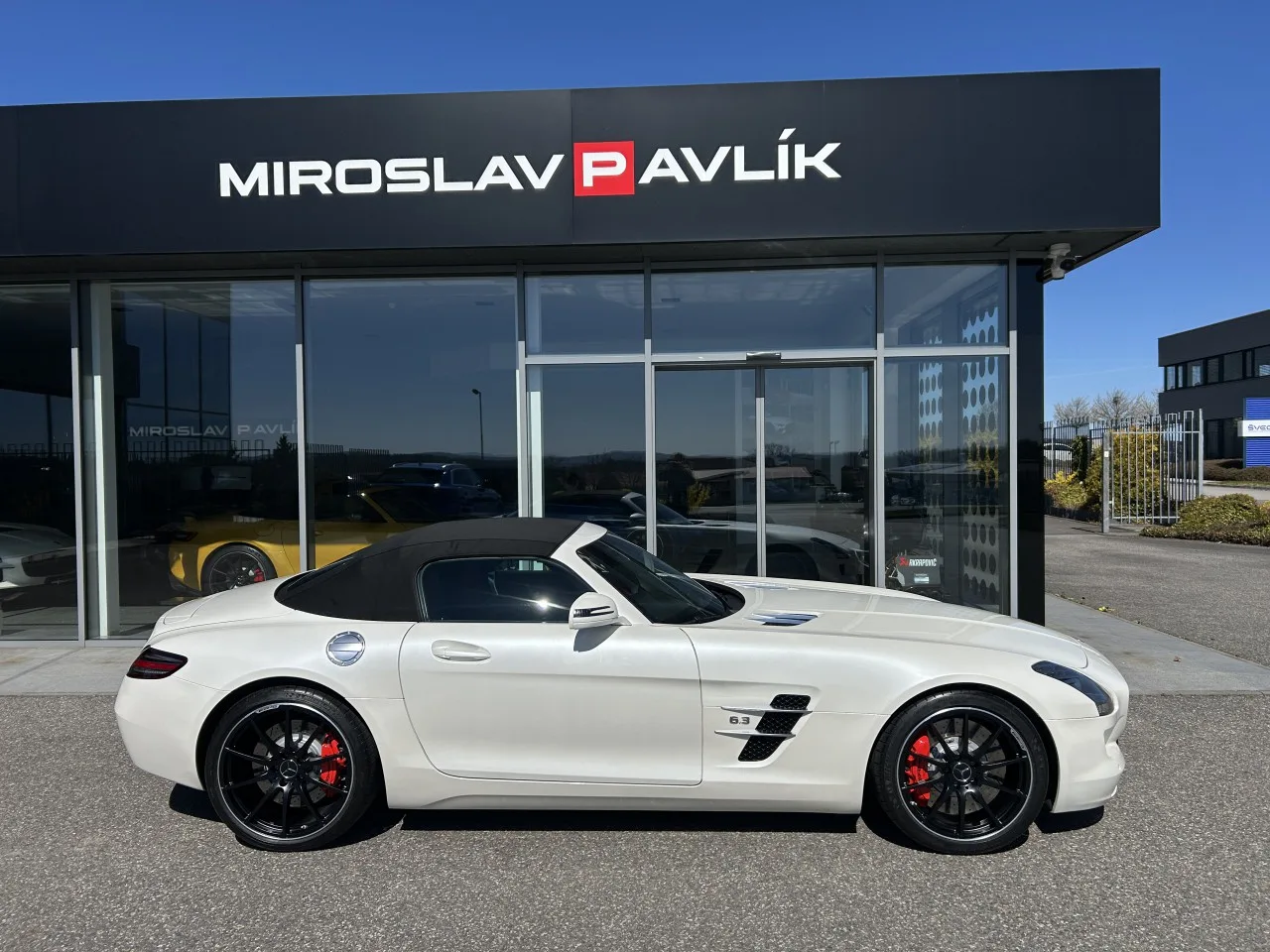 2012 Mercedes-AMG SLS Roadster offered by a specialist dealer in Písek, Czechia, photo 5 of 35
