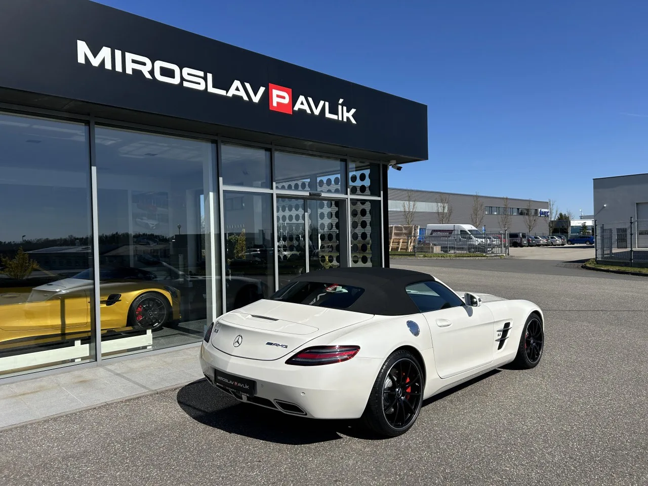 2012 Mercedes-AMG SLS Roadster offered by a specialist dealer in Písek, Czechia, photo 7 of 35