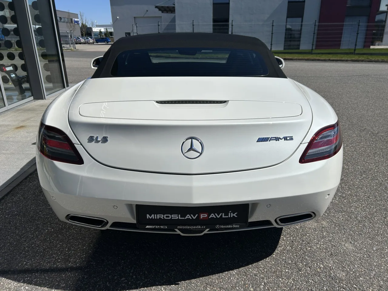 2012 Mercedes-AMG SLS Roadster offered by a specialist dealer in Písek, Czechia, photo 9 of 35
