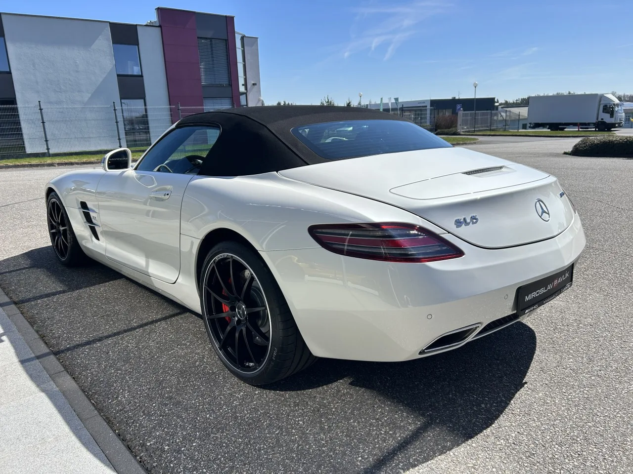 2012 Mercedes-AMG SLS Roadster offered by a specialist dealer in Písek, Czechia, photo 10 of 35