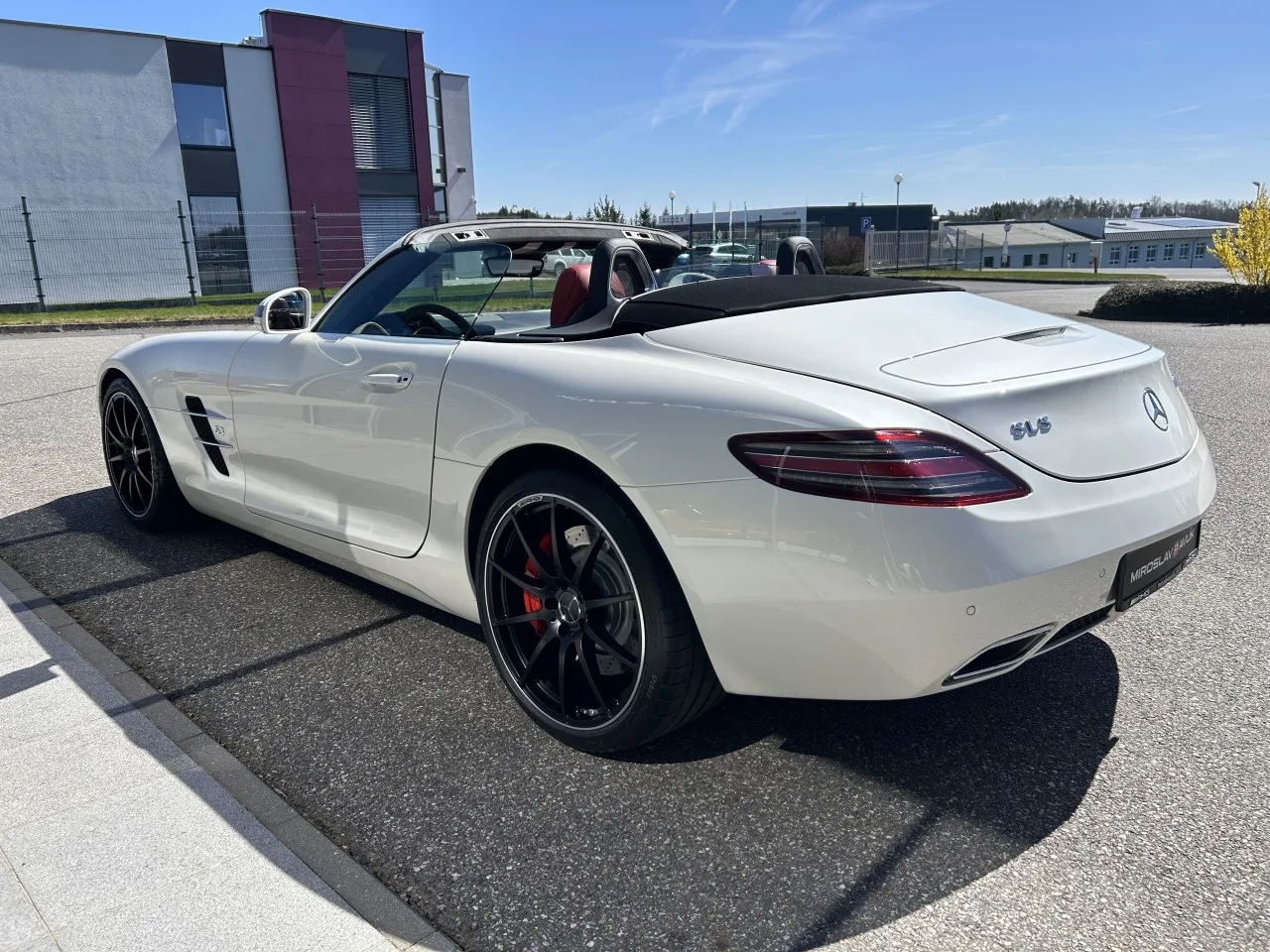 2012 Mercedes-AMG SLS Roadster offered by a specialist dealer in Písek, Czechia, photo 11 of 35