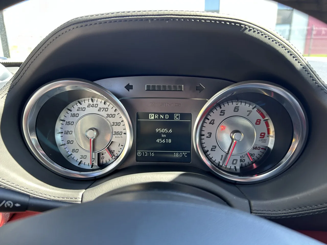 2012 Mercedes-AMG SLS Roadster offered by a specialist dealer in Písek, Czechia, photo 30 of 35