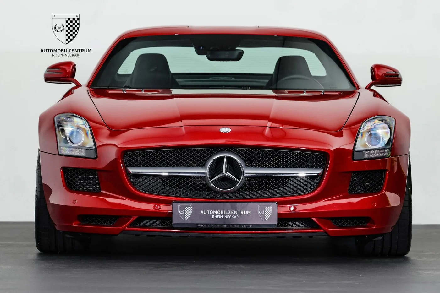 2012 Mercedes-AMG SLS offered by a supercar dealer in Viernheim, Germany, photo 3 of 25