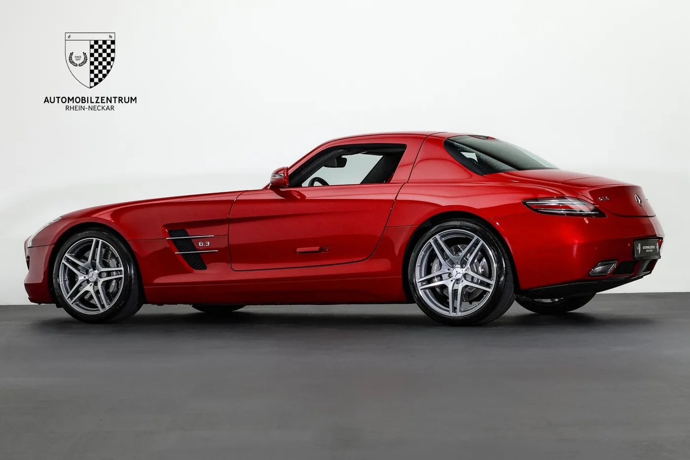 2012 Mercedes-AMG SLS offered by a supercar dealer in Viernheim, Germany, photo 7 of 25