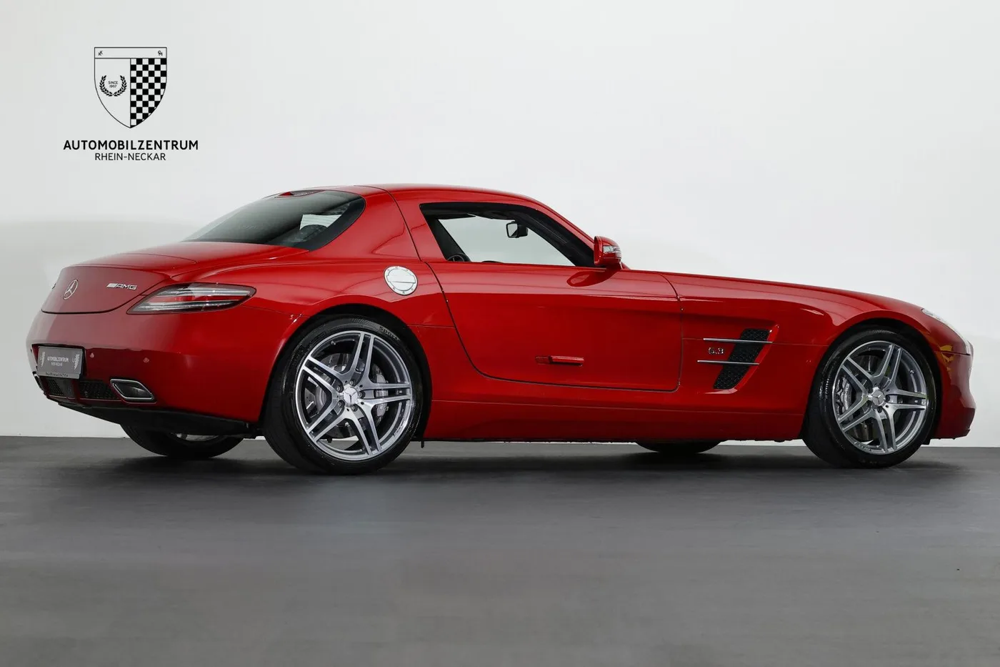 2012 Mercedes-AMG SLS offered by a supercar dealer in Viernheim, Germany, photo 9 of 25