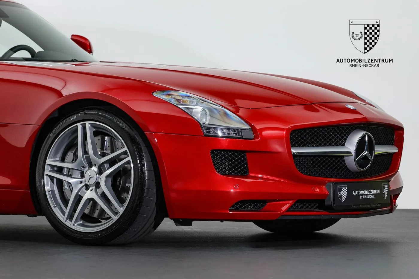 2012 Mercedes-AMG SLS offered by a supercar dealer in Viernheim, Germany, photo 11 of 25