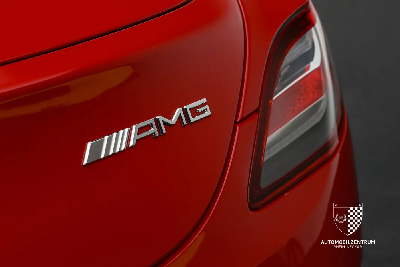 2012 Mercedes-AMG SLS offered by a supercar dealer in Viernheim, Germany, photo 17 of 25