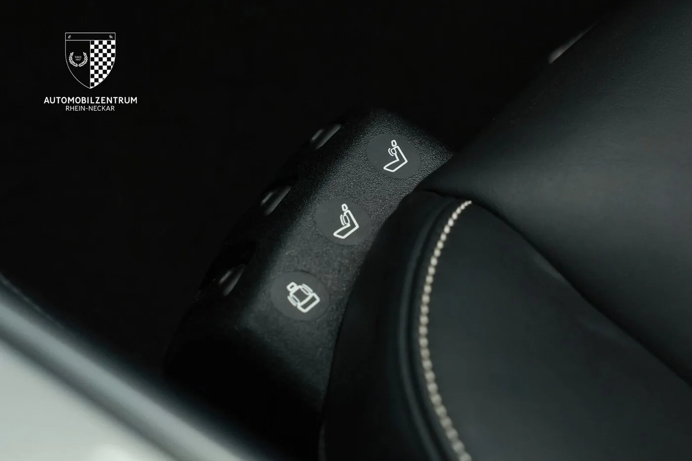 2012 Mercedes-AMG SLS offered by a supercar dealer in Viernheim, Germany, photo 21 of 25