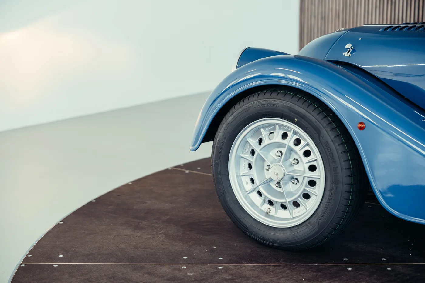 2012 Morgan Roadster proposée par un spécialiste de la voiture de collection à Stuttgart, Allemagne, photo 18 sur 25