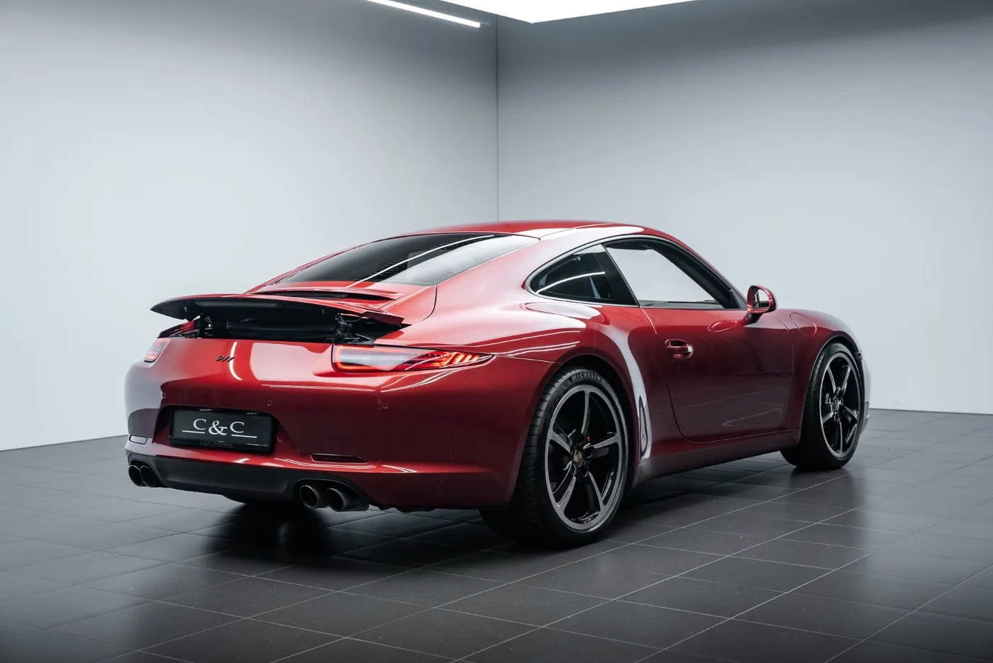 2012 Porsche 911 Carrera S offered by a specialist dealer in Putzbrunn, Germany, photo 4 of 15