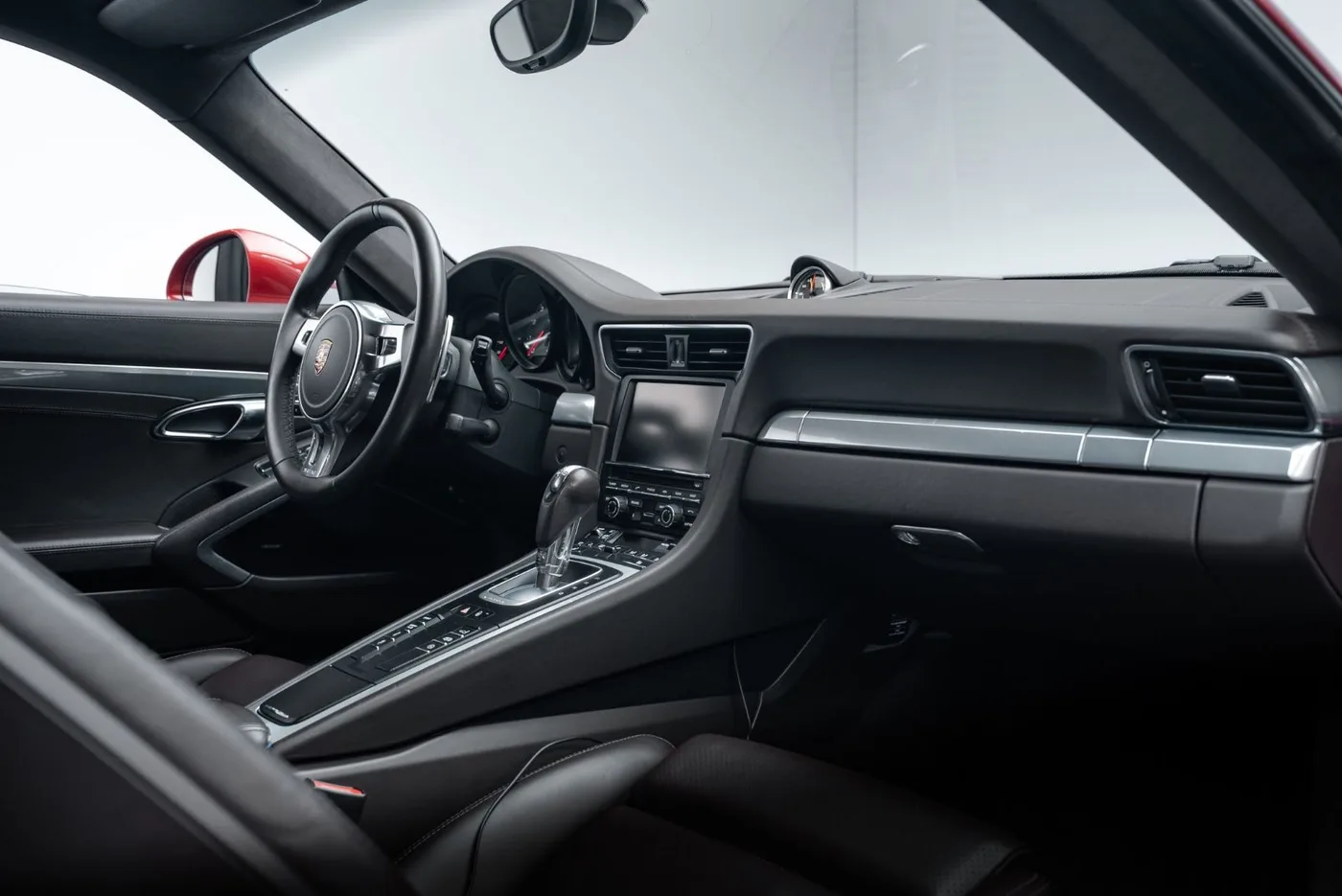 2012 Porsche 911 Carrera S offered by a specialist dealer in Putzbrunn, Germany, photo 11 of 15