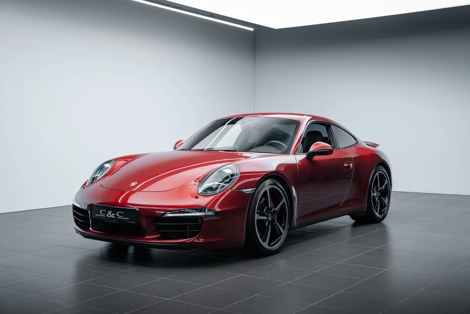 2012 Porsche 911 Carrera S proposée par un spécialiste de la supercar à Putzbrunn, Allemagne, photo principale