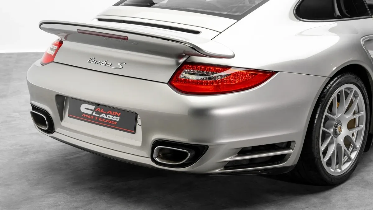 2012 Porsche 911 Turbo S angeboten von einem Fachhändler in Dubai, Vereinigte Arabische Emirate, Foto 24 von 25