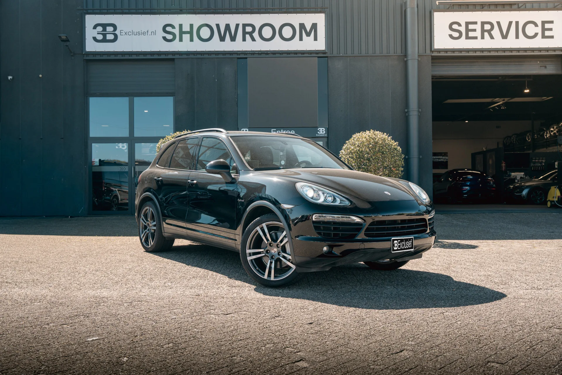 2012 Porsche Cayenne S Hybrid, 2/30
