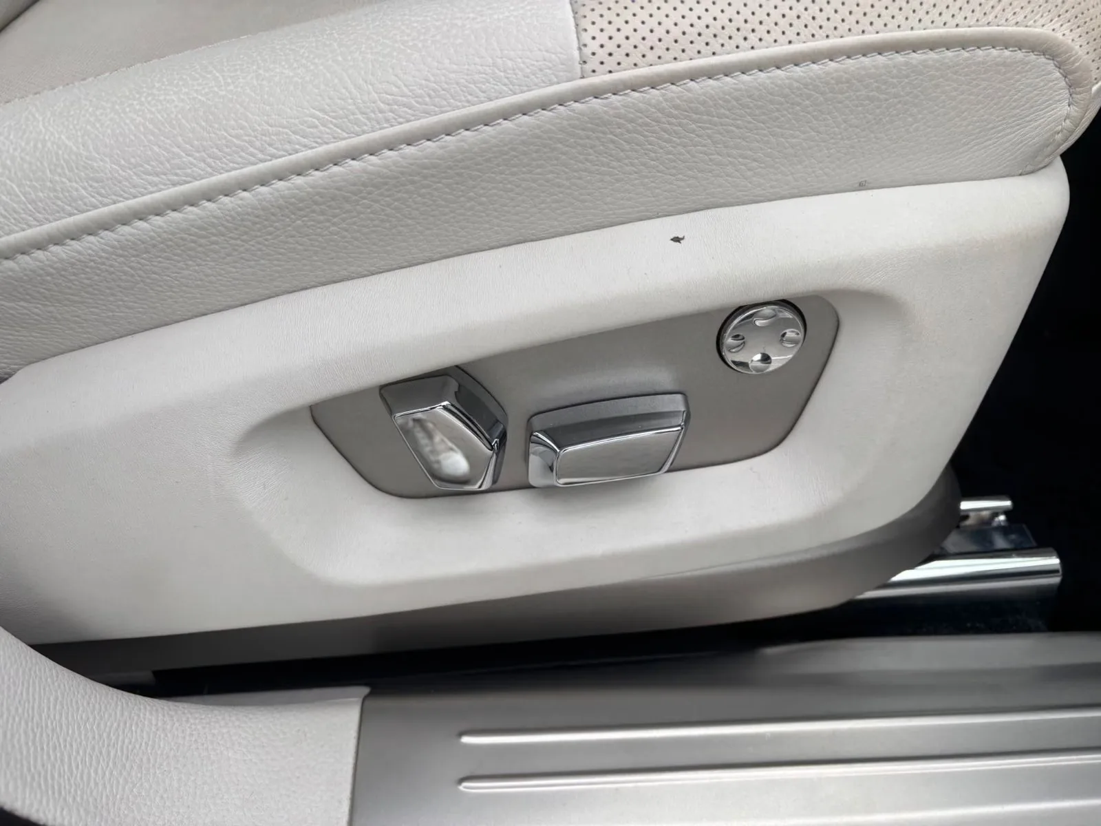 2012 Rolls-Royce Ghost Extended, 20/30