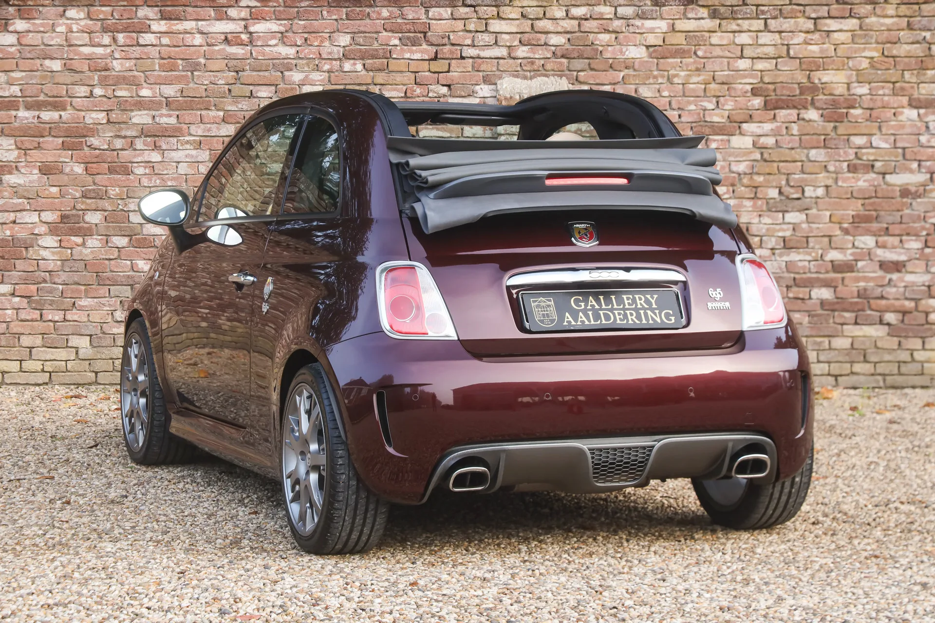 2013 Abarth 695 Edizione Maserati, 2/30
