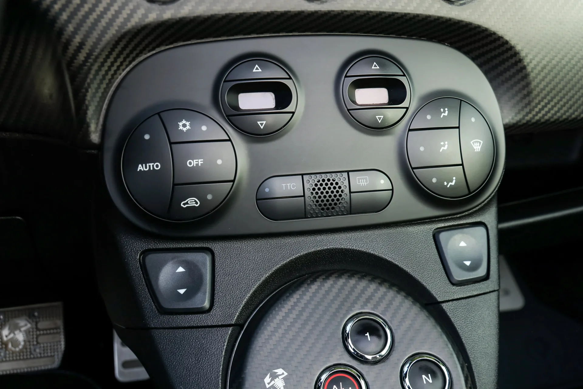 2013 Abarth 695 Edizione Maserati, 18/30