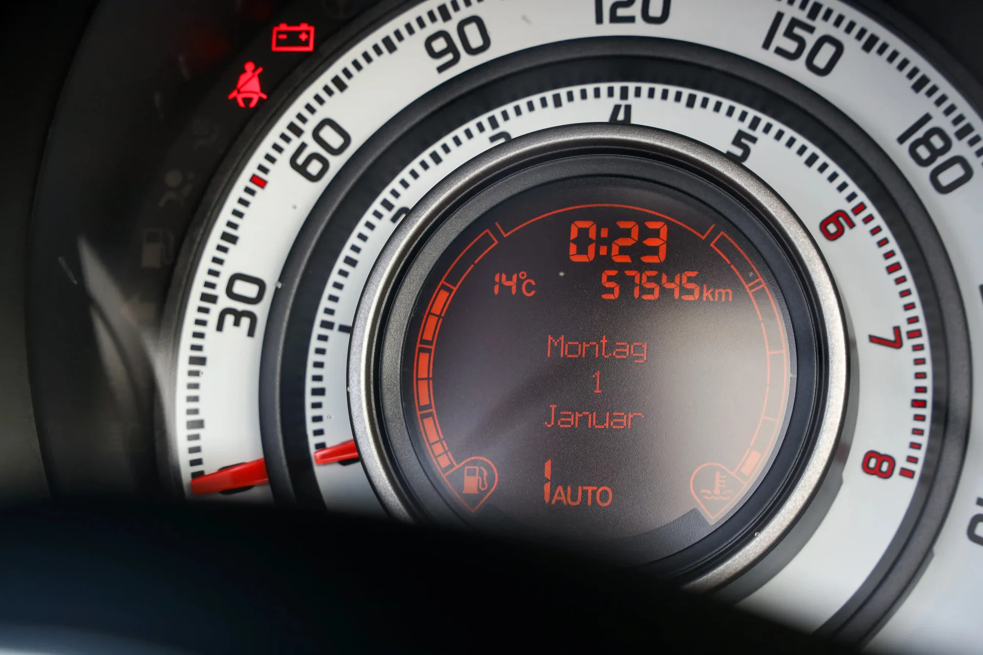 2013 Abarth 695 Edizione Maserati, 28/30