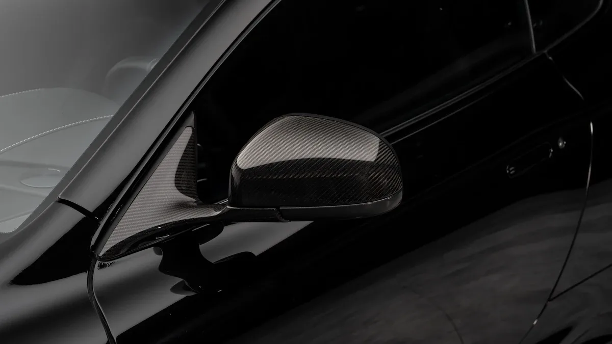 2013 Aston Martin DBS 770 Ultimate proposée par un concessionnaire spécialisé à Dubai, Émirats arabes unis, photo 8 sur 25
