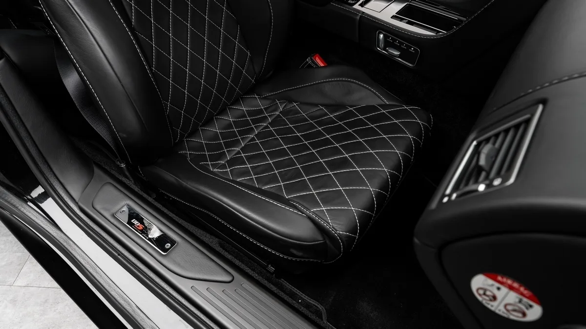 2013 Aston Martin DBS 770 Ultimate proposée par un concessionnaire spécialisé à Dubai, Émirats arabes unis, photo 21 sur 25