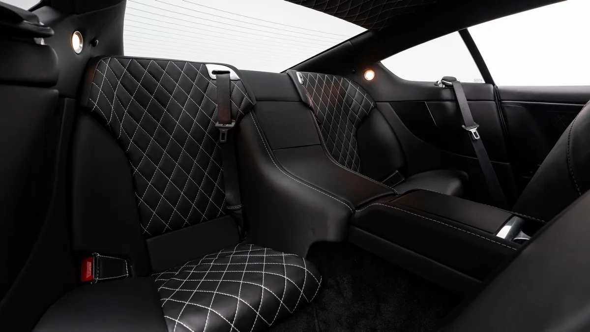 2013 Aston Martin DBS 770 Ultimate proposée par un concessionnaire spécialisé à Dubai, Émirats arabes unis, photo 22 sur 25