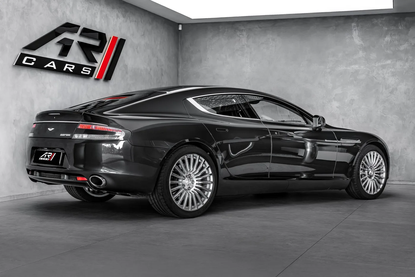 2013 Aston Martin Rapide offered by a specialist dealer in Ostrava, Czechia, photo 5 of 25