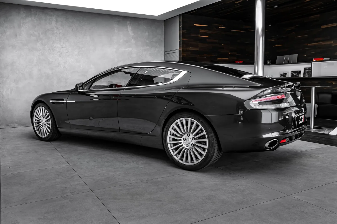 2013 Aston Martin Rapide offered by a specialist dealer in Ostrava, Czechia, photo 7 of 25