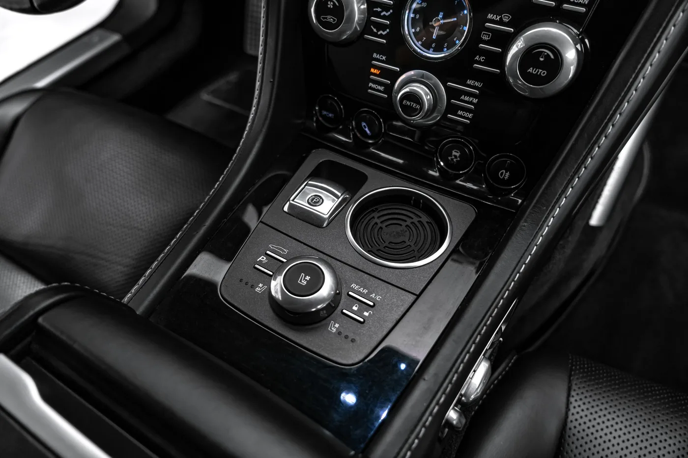 2013 Aston Martin Rapide offered by a specialist dealer in Ostrava, Czechia, photo 19 of 25