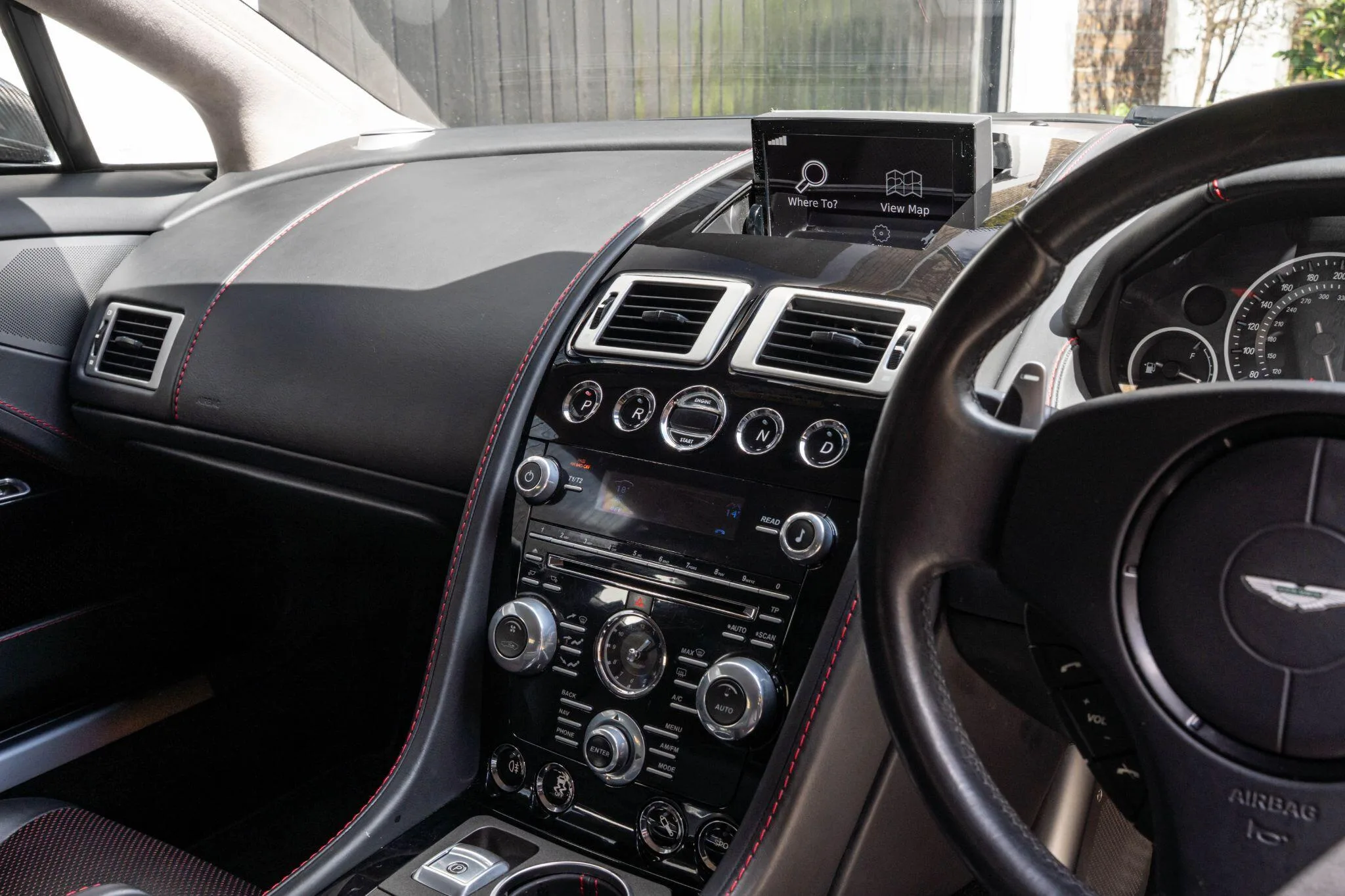 2013 Aston Martin Rapide S, 29/30