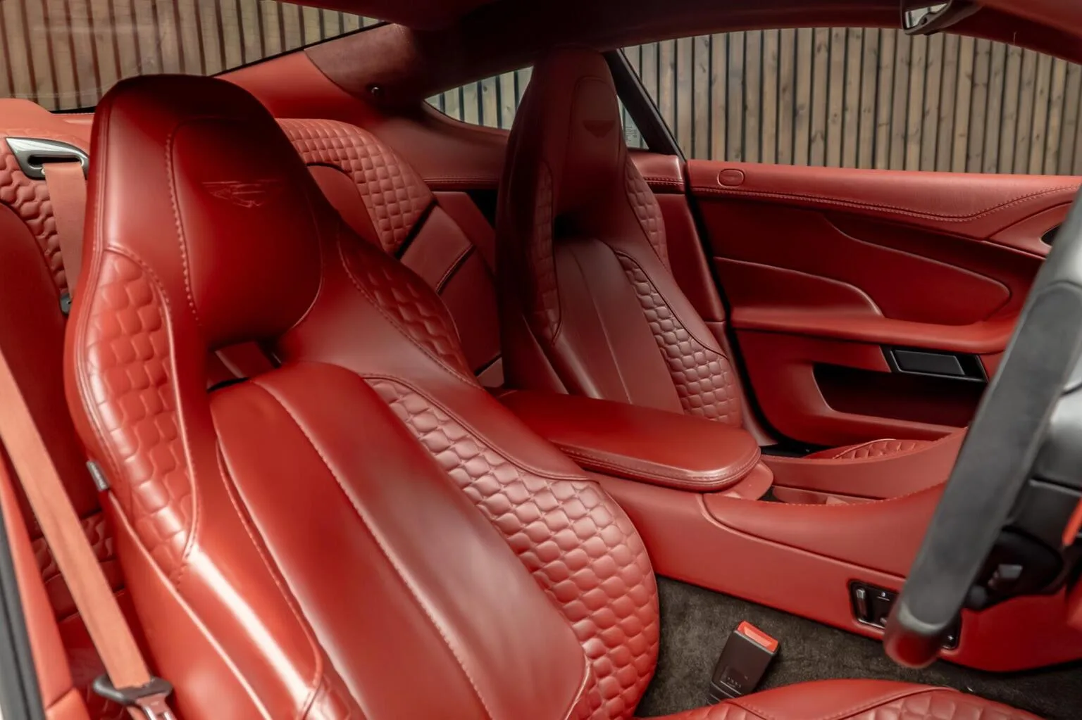 2013 Aston Martin Vanquish, 2/30