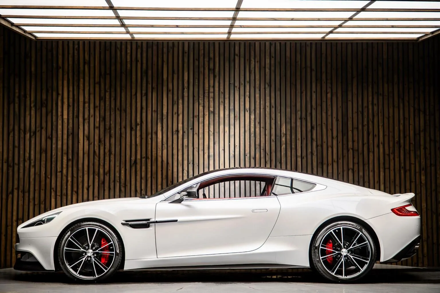 2013 Aston Martin Vanquish, 7/30