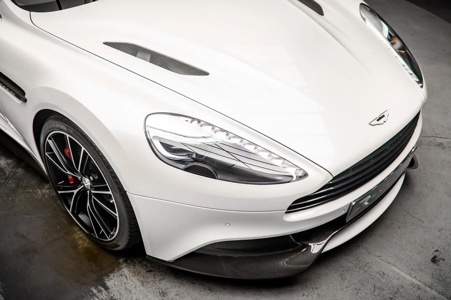 2013 Aston Martin Vanquish, 10/30
